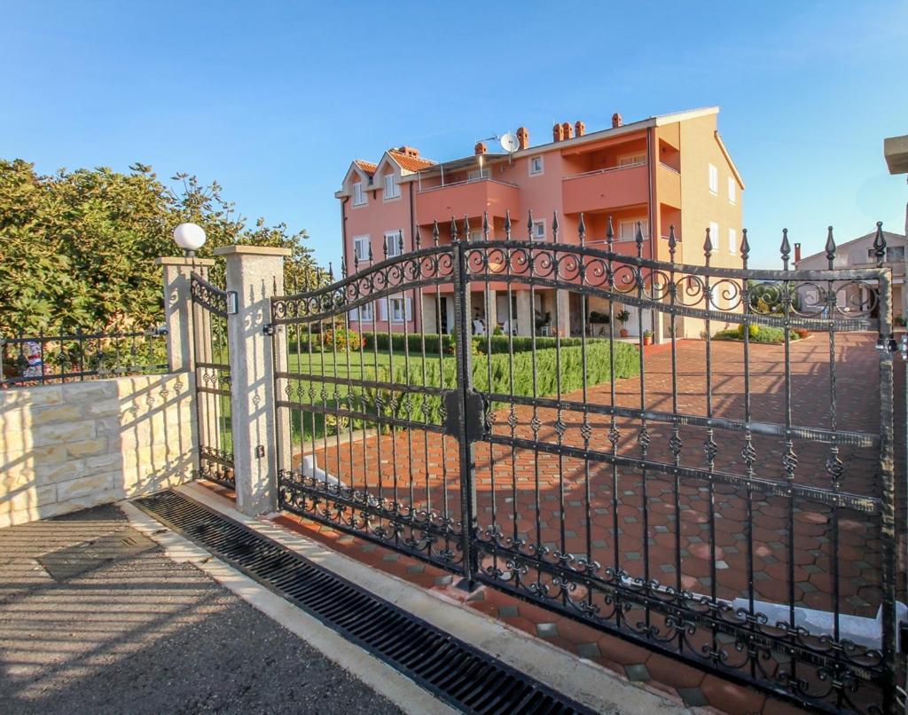 Family Friendly Apartments With A Swimming Pool Nevidjane, Pasman - 18054 Nevidane Luaran gambar